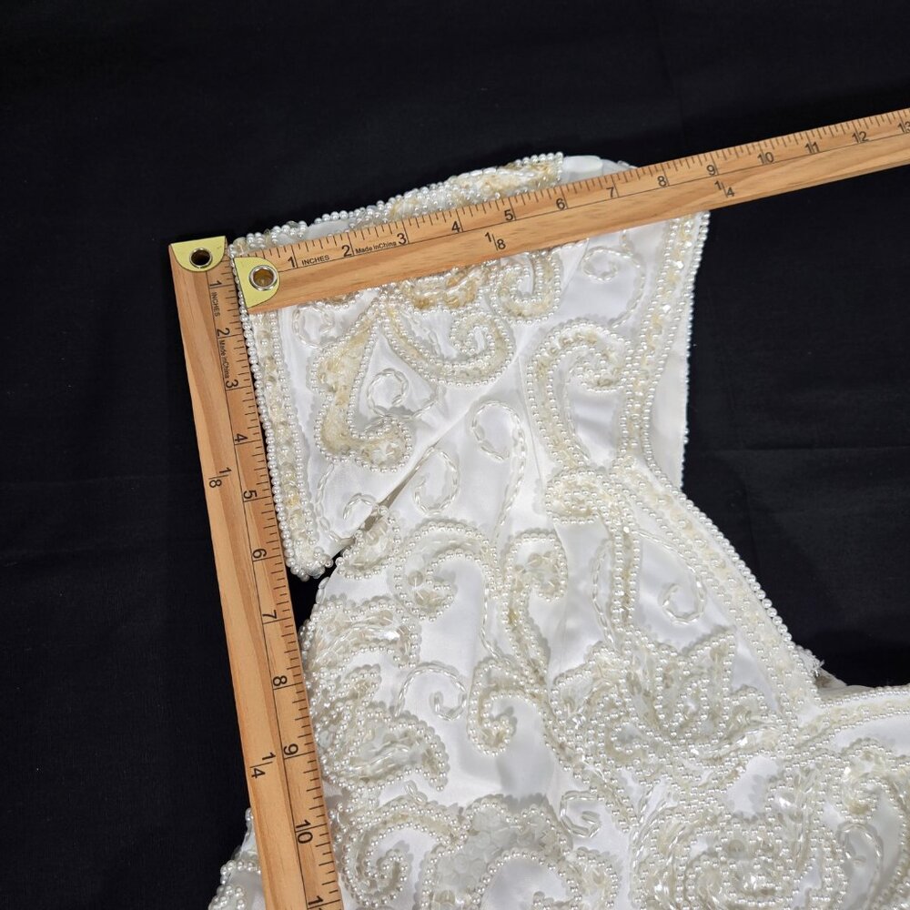 Vintage FOREVER YOURS 80s White Embroidery Bead- Bow Wedding Gown Dress Size 10. - Picture 16 of 17
